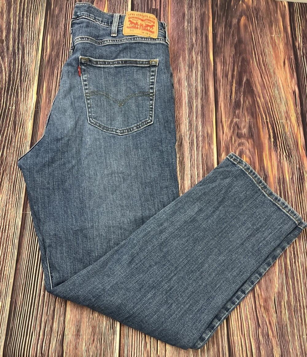 Levi's 541 Athletic Fit Light Wash Jeans Mens Size 38x32 (Measures 38x31)